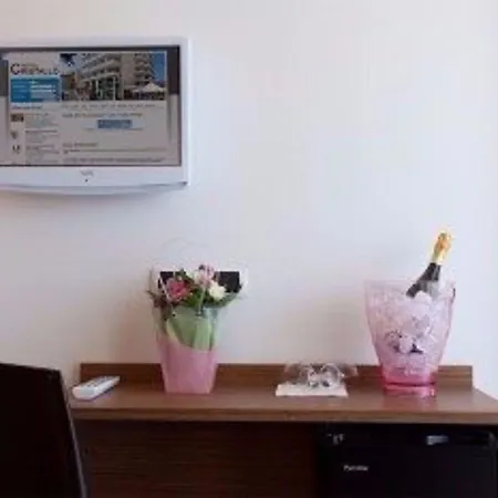 Cristallo فندق ريميني